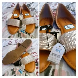 "Sheroes" NWT Time and Tru Memory Foam Sandals